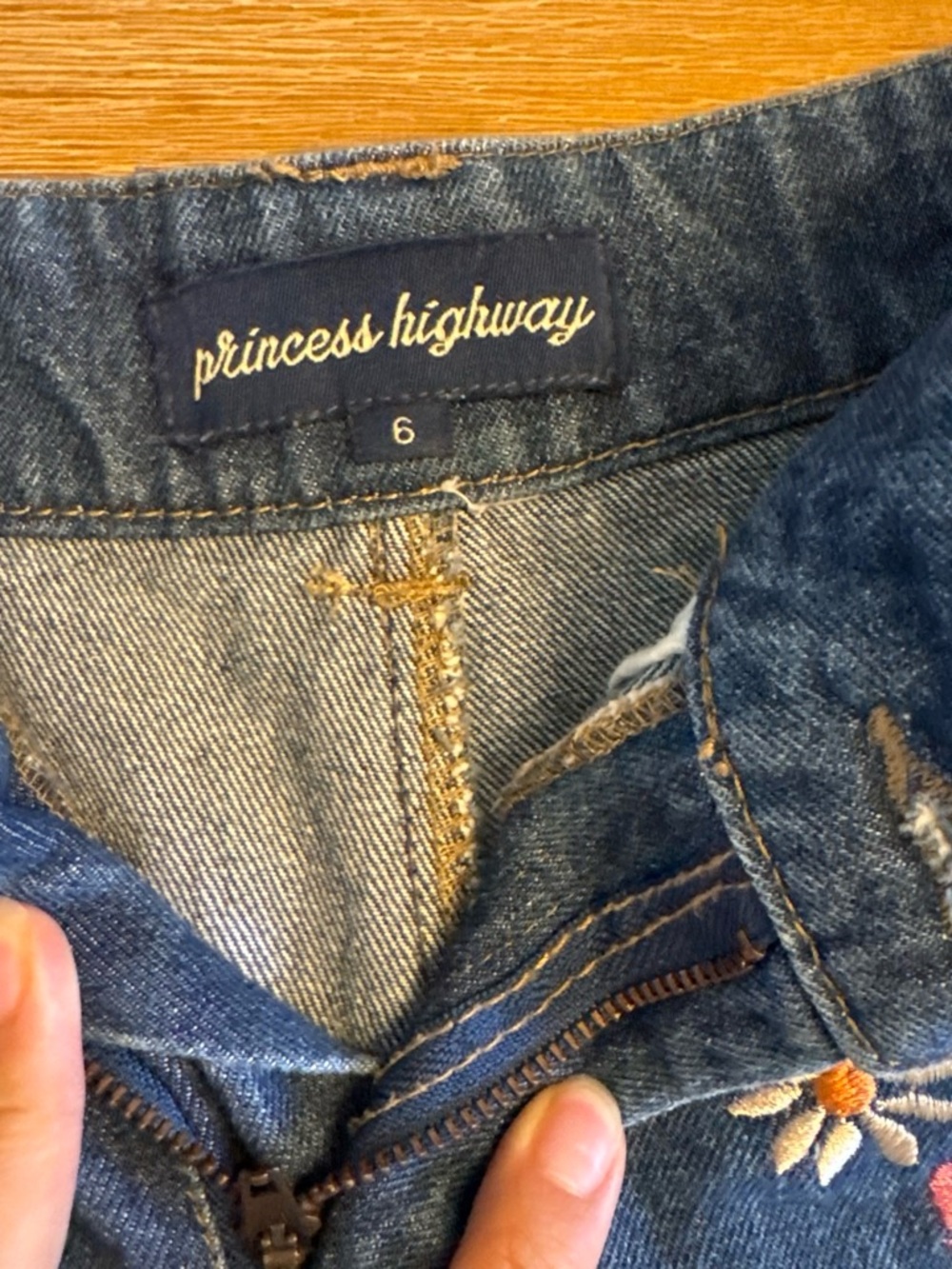 BNWT Princess Highway Daisy Emb Denim Short size 2 - Picture 2 of 4